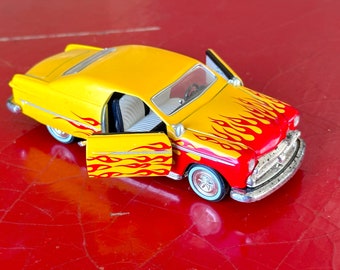 1/18ミニカー　FORD STREET ROD 1956 1956 FORD THUNDERBIRD STREET ROD BLUE 1:24 MODEL CAR BY