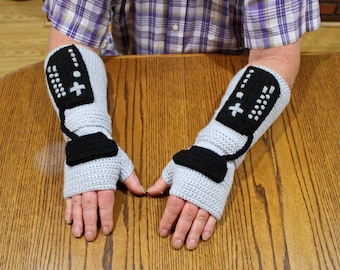 PATTERN:  Fingerless Gamer Gloves