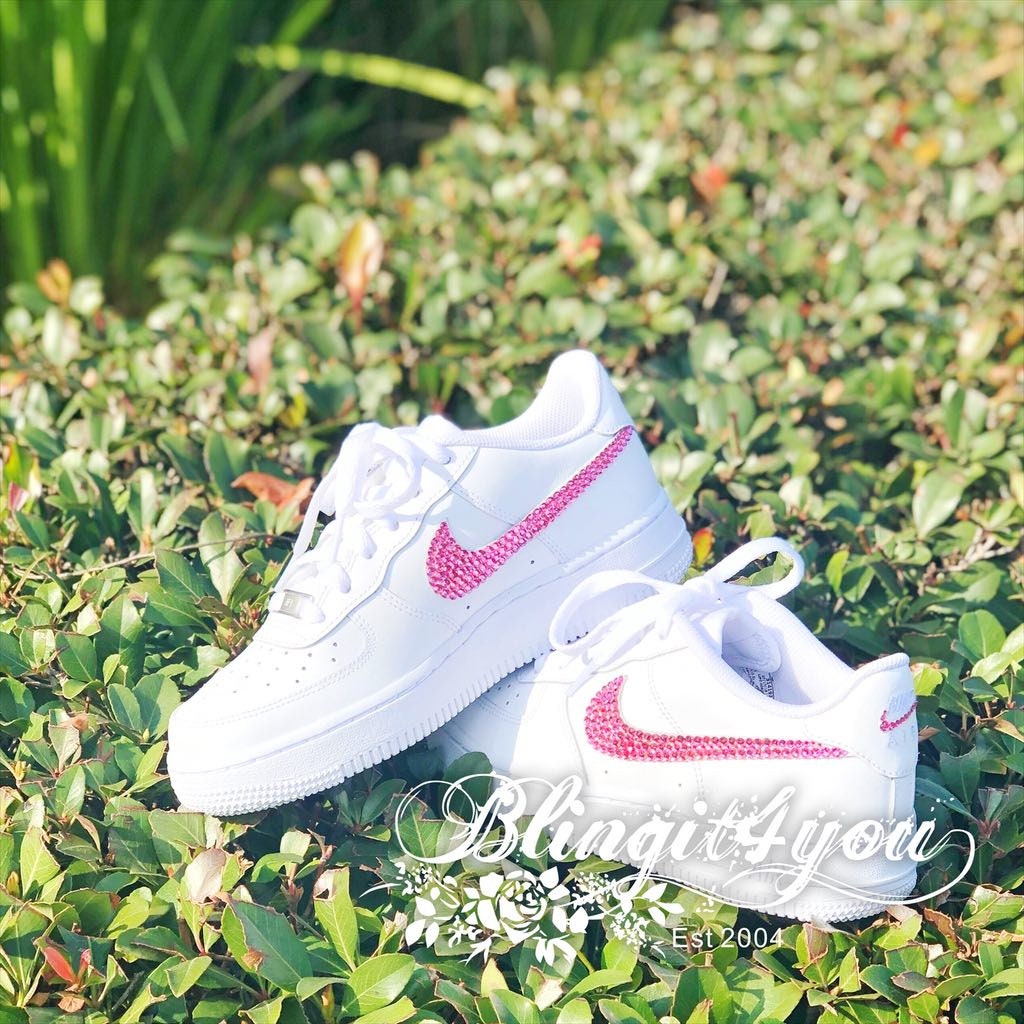 White nike pink swoosh top