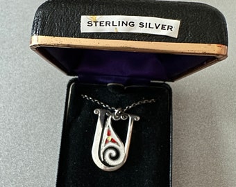 Vintage Sterling Silver Black “Diamond” Screw Back Earrings – Aunt