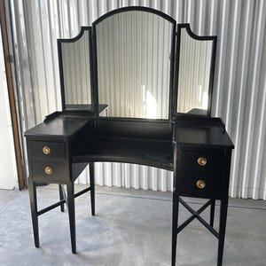 Antique Makeup Vanity Table With Chair - Etsy Canada
