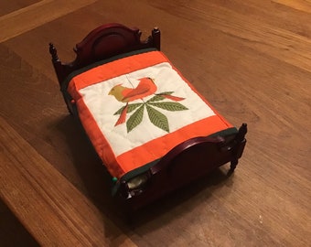 Miniature Charley Harper cardinal quilt, 6” x 6”