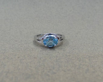 Aquamarine ring 14 k white gold / aquamarine engagement ring / oval genuine aquamarine / Gold Solitaire Ring/ Solitaire Engagement ring