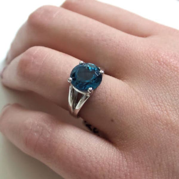 Blue Topaz Ring/ london Blue Topaz/ Sterling Silver Blue Topaz Ring/ December Birthstone/ Blue Topaz Engagement Ring/ Blue Gemstone/Birthday