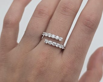 14K Gold Split Diamond Ring: Elegant Wrap Minimalist Design