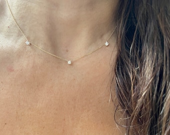 Diamond Station Necklace 0.30CTS TCW / 14k Gold Diamond Necklace / 3 Diamond Solitaire Necklace TCW 0.30ct / Petite Diamond Necklace