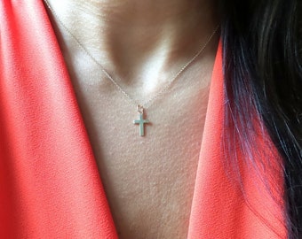 Gold Cross Necklace / 14k Gold Small Cross Pendant / Solid Gold Cross / Communion Cross / Confirmation Cross / Baptism Cross / Religious