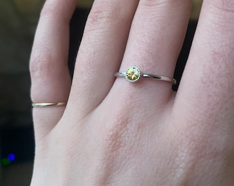 Yellow Sapphire Ring 0.30ct / 14k Gold Yellow Sapphire Ring / Millgrain 14k Gold Yellow Sapphire Solitaire Ring / September Sapphire Ring