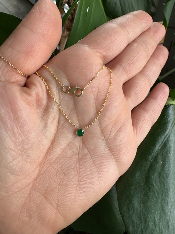 エメラルドソリティアネックレス：プチグリーンエメラルド、18K 