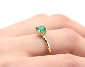 Emerald Diamond Solitaire Ring / 14k Gold Columbian Emerald Ring / May Birthstone Green Diamond Emerald Solitaire Ring /Emerald Diamond Ring
