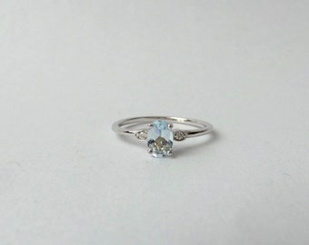 Aquamarine Diamond Ring / 14k White Gold Aquamarine Ring / Diamond Aquamarine Ring / Aquamarine Engagement Ring / Dainty Aquamarine Ring
