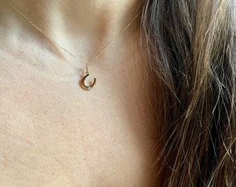 Horseshoe Necklace / Diamond Horseshoe Pendant / 14k Gold Horseshoe Necklace / Mini Horseshoe / Gold Horseshoe / Good Luck Charm / Gift idea