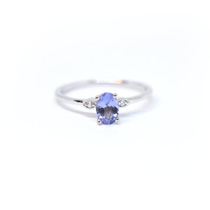 Tanzanite Diamond Ring / 14k Gold Stackable Tanzanite Diamond Ring / Dainty Tanzanite Engagement ring / Oval Tanzanite Ring