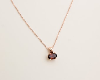 Garnet Solitaire Oval Necklace 0.42CT / 14k Gold Garnet Necklace / Oval Garnet Necklace / Purple Garnet Necklace / January Birthstone