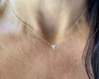 Diamond Triangle Solitaire Necklace / Triangle Diamond Necklace 0.20cts / 14k Gold Diamond Triangle Necklace / Bridal Diamond