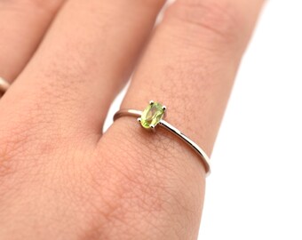 Peridot Ring 5 by 3 mm / 14k Gold Peridot Ring / Oval Peridot Solitaire Ring / Peridot Birthstone Ring / August Birthday Peridot / Stackable