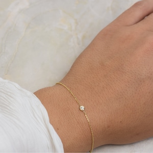 Diamond Solitaire Bracelet / 14k Gold Diamond Bracelet SI1 I-J Color /  Diamond Prong Set Bracelet /  Dainty Diamond Bracelet