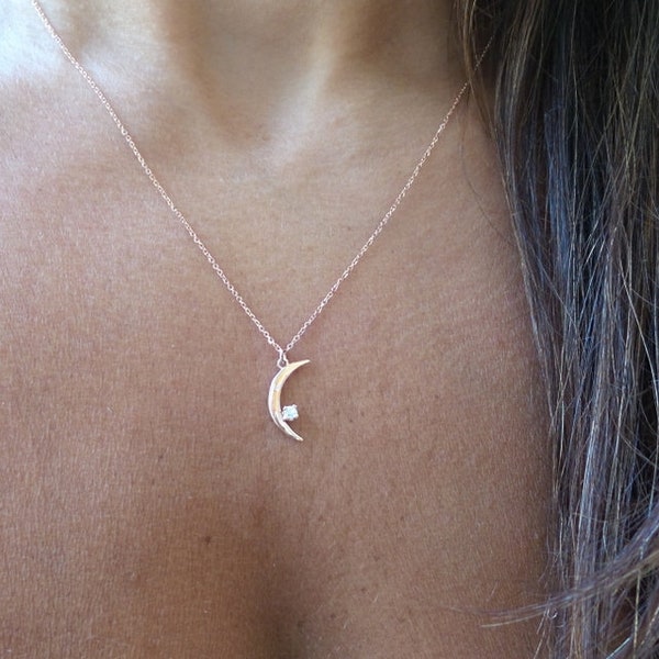 Anhänger aus 14k Roségold mit halbmondförmigem Diamantanhänger
