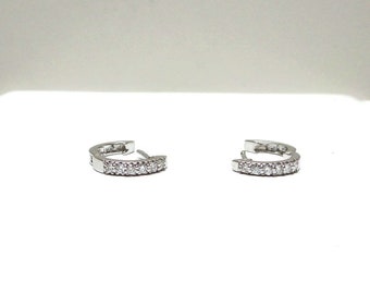 Diamond Huggies 0.16ct / 14k White Gold Diamond Hoop Earrings / Gold Small Huggie Earrings / Huggie Earrings / Dainty Diamond Huggies