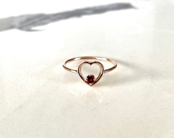 Garnet Heart Ring / 14k Gold Heart Ring / January Birthstone Heart Ring / Valentines ring / Solid Gold Heart Ring / Love Ring