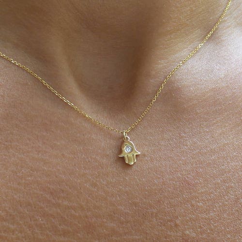 Gold Hamsa Necklace With Diamond / Gold 