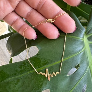 14k Solid Gold Heartbeat Bracelet: EKG Cable Chain