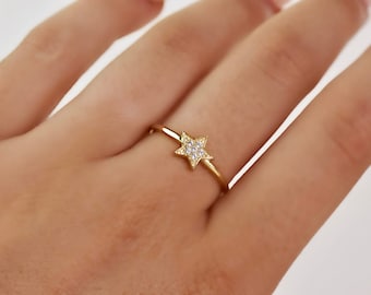 Stackable Diamond Star Ring / 14k Gold Star Ring /  Delicate Diamond Star Ring / Dainty Star Ring / Celestial Ring / Minimalist Star