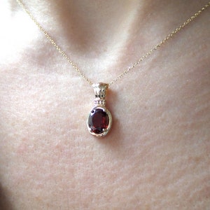 Garnet Necklace / 14k Gold Garnet Necklace / Oval Garnet Necklace / Garnet Pendant / Red Garnet / January Birthstone / Gold Garnet Necklace