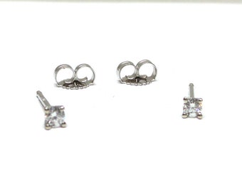 Diamond Stud Earrings 0.10 tcw (PAIR) / 14k Gold Diamond Solitaire Earrings / Small Diamond Earrings / Round  Diamond stud Earrings
