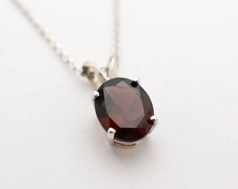 Garnet Solitaire Necklace 2.9CTS / Sterling Silver Oval Garnet Necklace / Dark Garnet Necklace/ Garnet January Birthstone/ Garnet Gemstone