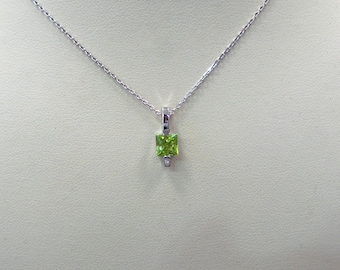 Peridot Necklace / Princess Cut Peridot Necklace / Sterling Silver Peridot Necklace / August Birthstone Necklace / Peridot Solitaire Necklac