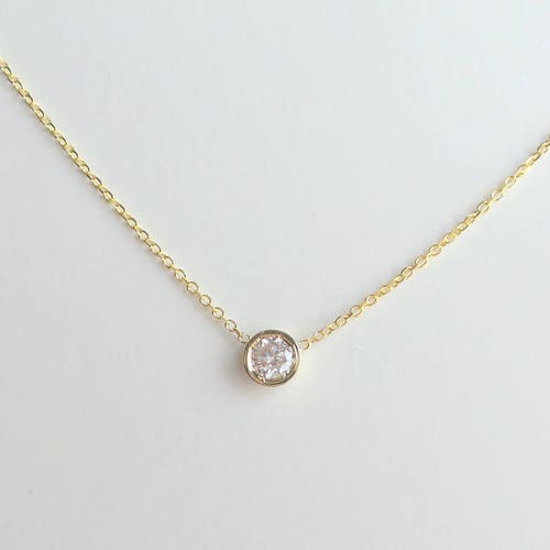 Diamond Solitaire Necklace / Diamond 