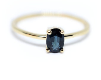 Sapphire Oval Ring 0.80cts / 14k Gold Sapphire Ring / Solid 14k Gold Sapphire Ring / Blue Sapphire Ring / September Sapphire Ring