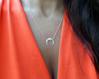 Horn Necklace / 14k Gold Horn Necklace with Diamonds / Solid Gold Diamond Horn Necklace / Dainty Horn Necklace / Gold Diamond Horn