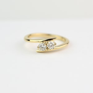 Diamond Ring / 14k Gold Diamond Ring 0.30cts / Diamond Engagement Ring / Dainty Diamond Ring / Prong Set Diamond Ring / Minimalist Diamond
