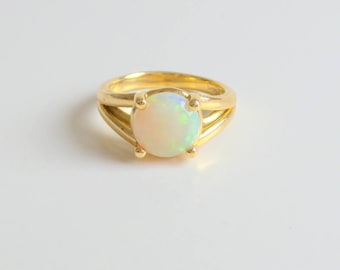 Opal Ring 18k Yellow Gold/ Opal Engagement Ring/ Gold Opal Ring / Solitaire Opal Ring 18k Gold/ Natural Opal/ October Birthstone Ring