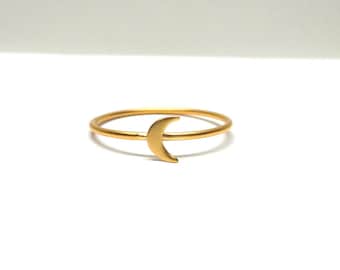 Crescent Moon Ring / 14k Gold Crescent Ring / Gold Crescent Moon Ring / Dainty Crescent Ring / Thin Gold Crescent Moon Ring / Celestial Ring