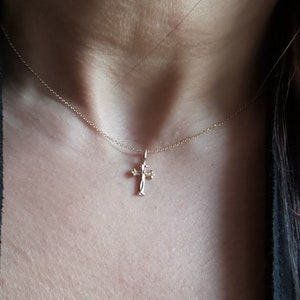 Gold Cross Necklace / 14k Gold Small Cross Pendant / Solid Gold Cross / Communion Cross / Confirmation Cross / Baptism Cross / Religious