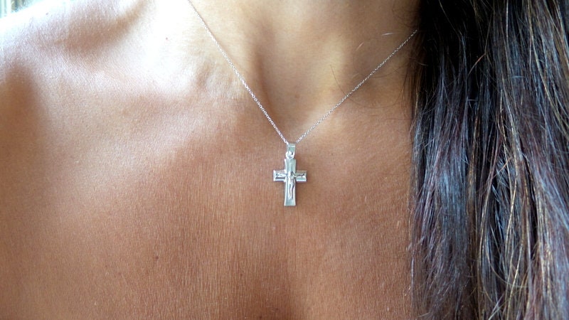 Diamond Small Cross Necklace – Adriana Fine Jewelry