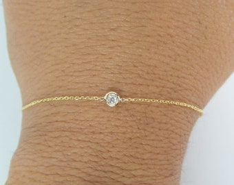 Diamond Bracelet / 14k Gold Diamond Bracelet SI1 I-J Color /  Diamond Prong Set Bracelet /  Dainty Diamond Bracelet / Diamond Disc Bracelet