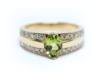 Peridot Ring 0.65ct / 14k Gold Peridot Diamond Ring / Oval Peridot Diamond Ring / August Birthstone Peridot Engagement Ring /Diamond Peridot