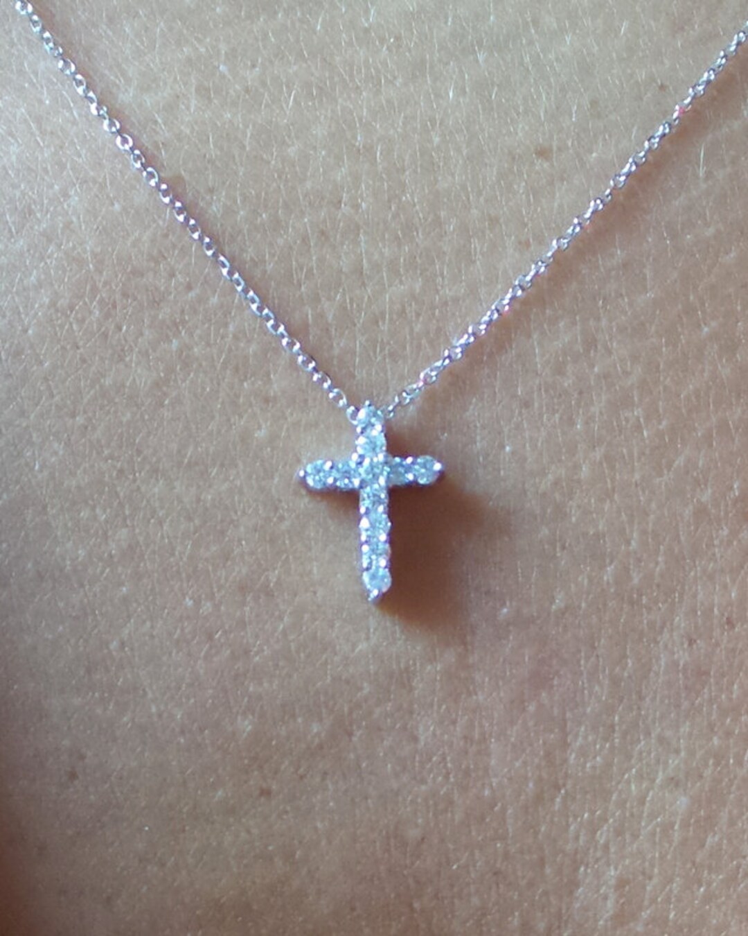 Collana con Corona a Croce per donna, Collana con Corona Ruotata a Croce Pavimentata Delicata Collana con Ciondolo a Croce di Diamanti per Donna