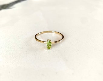 Peridot Ring / 14k Gold Peridot Marquise Ring / Solitaire Peridot Ring / August Peridot Birthstone Ring / Green Peridot Ring
