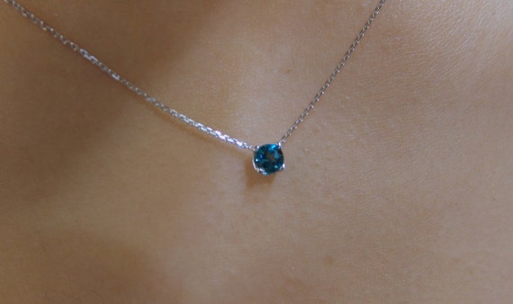 Blue Topaz Necklace 0.25ct / 14k Gold 