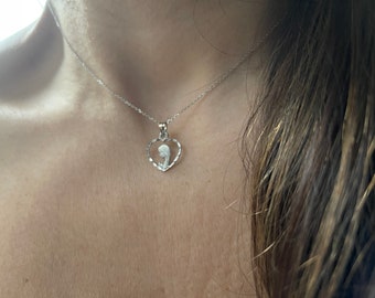 Virgin Mary Necklace / 14k Gold Mary Necklace / Heart Virgin Mary Necklace / Guadalupe Necklace / Virgin Mary Medallion Necklace