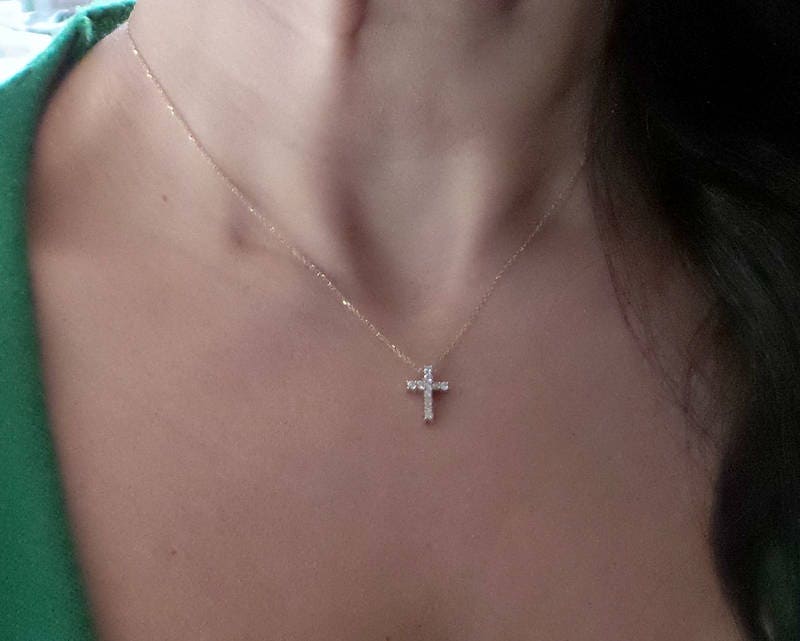 HN Jewels 0.25 Cts Round Sim Diamond Cross Pendant W/18 Chain in 14K Yellow Gold Plated HN Jewels 0.25 Cts Round Sim Diamond Cross Pendant W/18 Chain in 14K Yellow Gold Plated