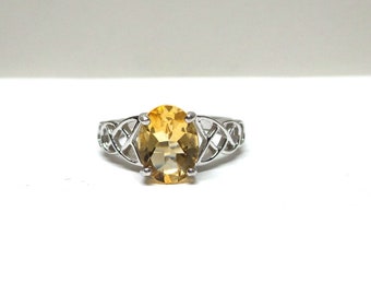 Yellow Topaz Ring / Yellow Citrine Ring / Sterling Silver Yellow Topaz Ring / November Birthstone Ring / Oval Yellow Topaz Ring