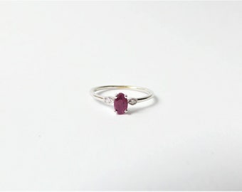 Ruby Diamond Ring / Ruby Solitaire Ring / 14k Gold Ruby Ring / Oval Ruby Ring / Dainty Ruby Ring / Stackable Ruby Ring / July Birthstone