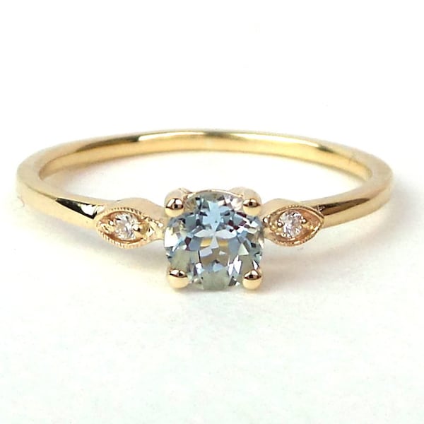 Aquamarine Ring / 14k Gold Aquamarine Ring / Diamond Aquamarine Ring / March Birthstone Ring / Dainty Aquamarine Ring /Stackable Aquamarine