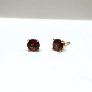 Garnet Solitaire Earrings / 14k Gold Garnet Studs / Genuine Garnet Earrings/ Dainty Red Birthstone Earrings / January Birthstone/ Blood Red